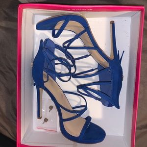 Beautiful cobalt blue heels size 7 from shoedazzle! NWB